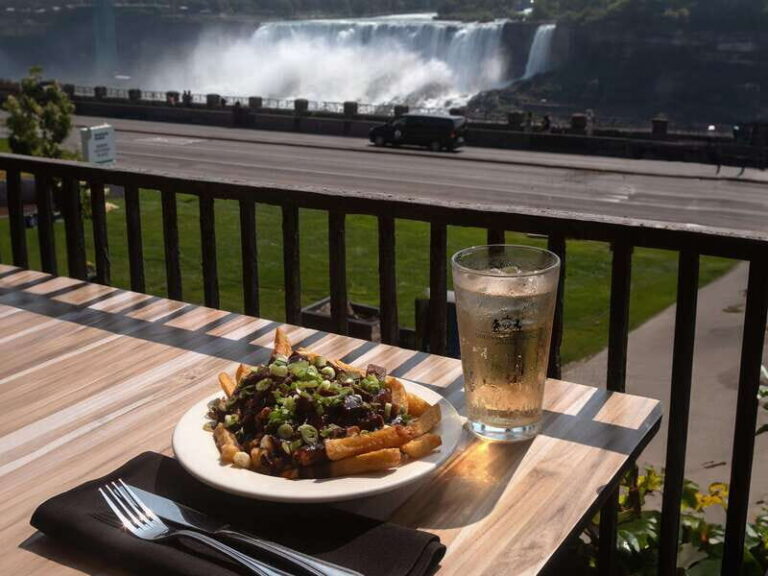Niagara Falls, All Canadian Food Small Group Walking Tour - The Scenic Walk and Narration