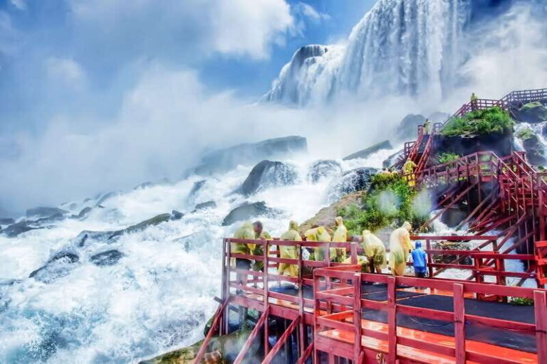 Niagara Falls: Canadian Side Day Trip with Maid of The Mist - What’s Included and What to Expect