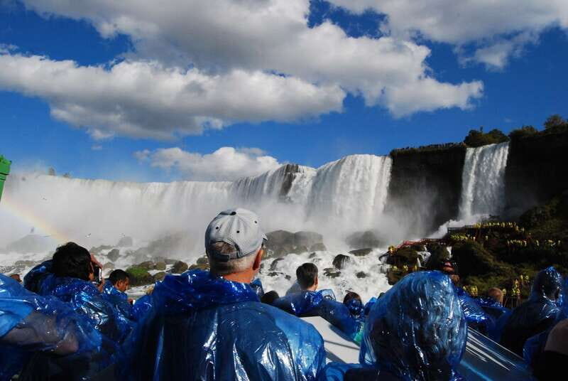 Niagara Falls: Guided Falls Tour with Dinner and Fireworks - Why Guides Make a Difference