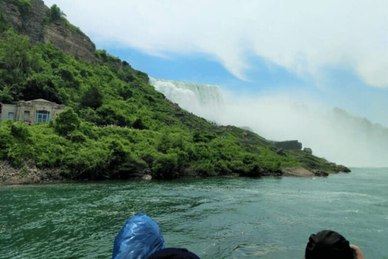 Niagara Falls: Private Tour with Maid of the Mist - The Transport and Group Size