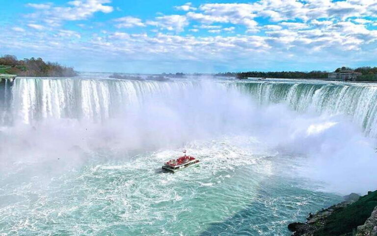 Niagara Falls: Small Group Tour with Wine Tasting and Cruise - The Highlights: What Makes This Tour Stand Out