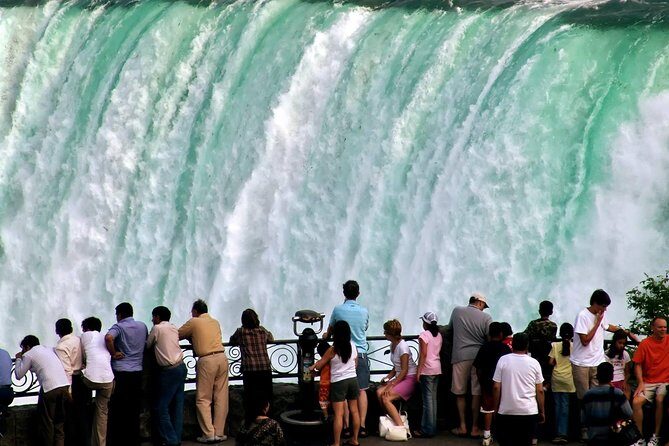 Niagara Falls Tour from Toronto with Boat, Journey Behind the Falls and Lunch - Guides and Group Experience