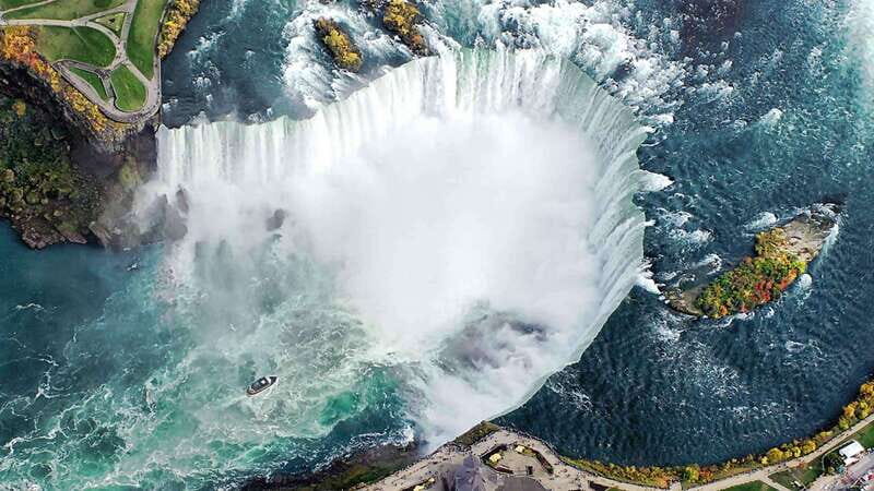 Niagara Falls Tour from Toronto with Optional Boat Cruise