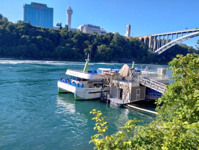 Niagra Falls, USA Side: Boat, Cave and Shuttle pass Tour - Why This Tour Works Well
