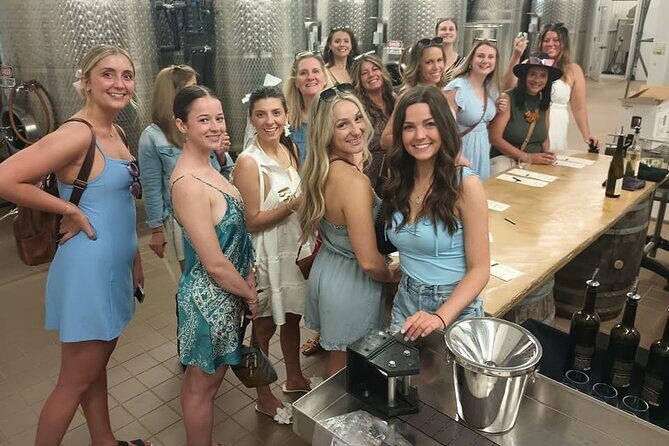 NON BUS Leelanau Winery Pairing with That's a Pizza Food Tour - What Makes This Tour Stand Out