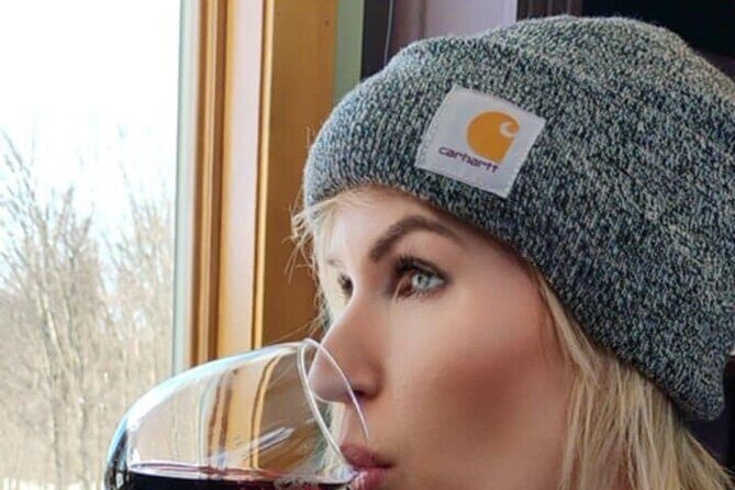 Non Bus Traverse City Leelanau Peninsula Sunset Wine Tour - What Makes This Tour Stand Out