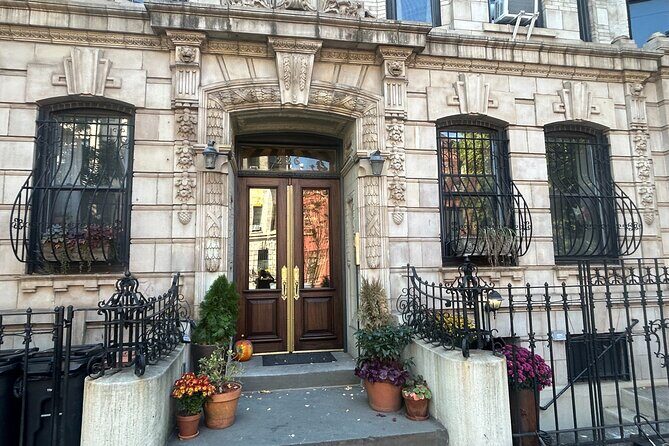 Notorious Walking Tour: Biggie Smalls' Life & Legacy in Brooklyn - Authenticity and the Local Flavor