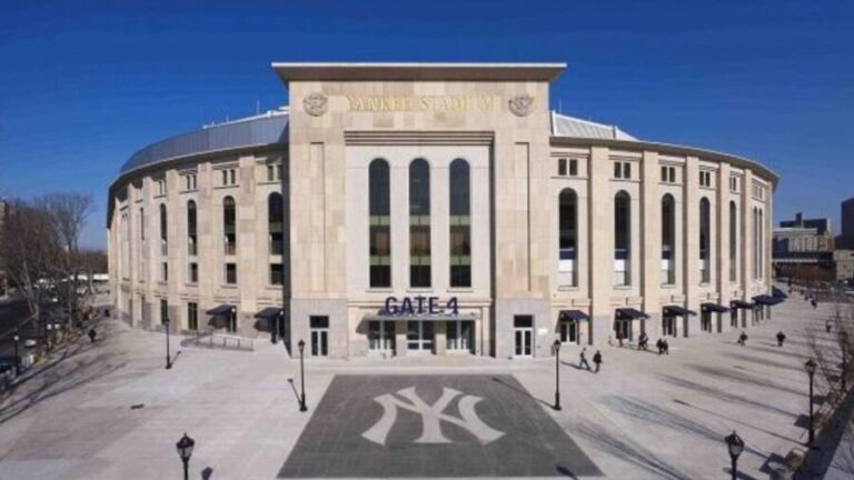 NYC: Contrasts Tour of Harlem, The Bronx, Queens & Brooklyn - Who Will Love This Tour?
