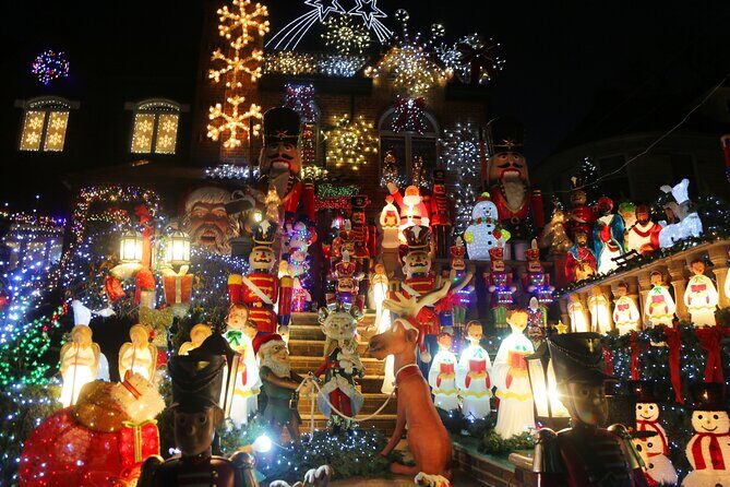 NYC: Dyker Heights Christmas Lights Express from Times Square - The Highlight: Dyker Heights