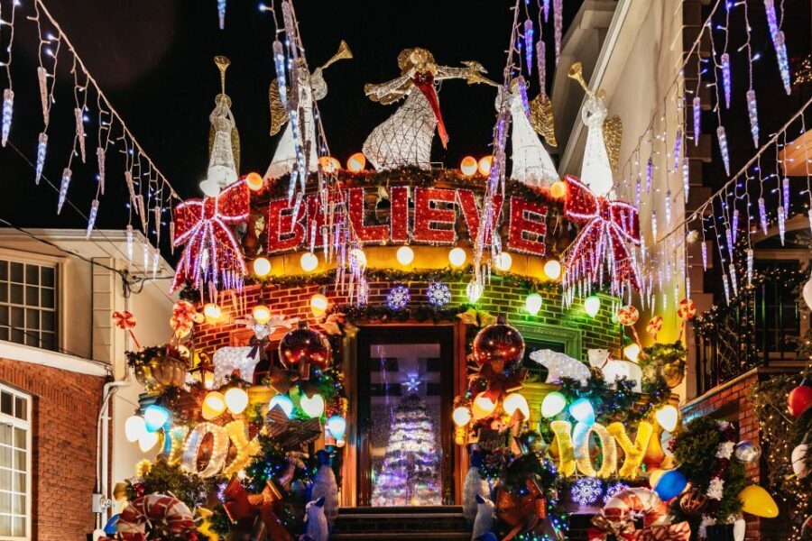 NYC: Dyker Heights Christmas Lights & Skyline View Bus Tour - An In-Depth Look at the Tour Experience