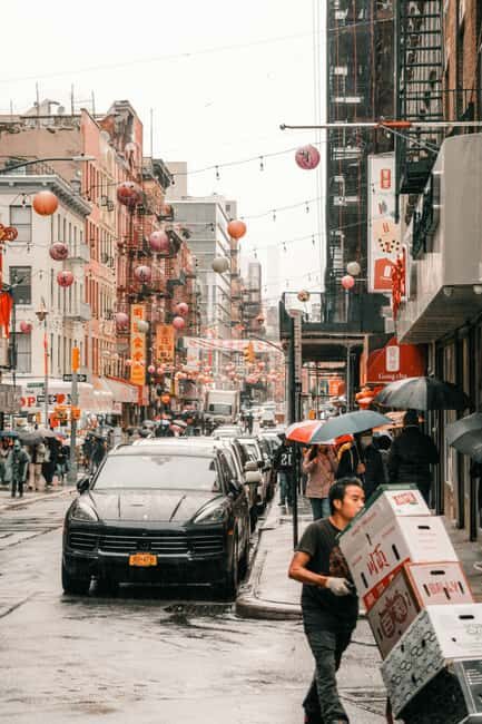 NYC: Greenwich, SoHo, Little Italy and Chinatown Tour - SoHo: From Industrial to Artistic and Luxurious
