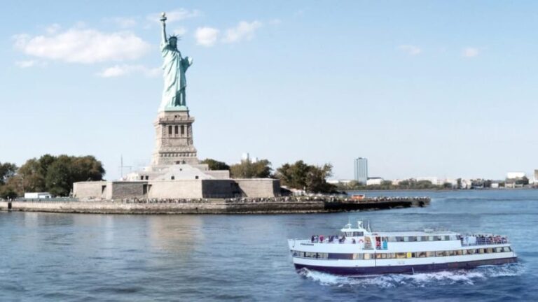 NYC: Liberty Cruise on New York Harbor with Live Guide - Why This Tour Works Well