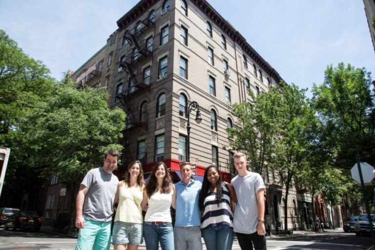 NYC: Manhattan TV and Movie Bus Tour with Actor Guide - The Experience of the Tour: Details and Practicalities