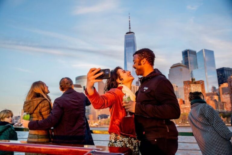 NYC: Sightseeing Holiday Cruise with Drink - Who Should Consider This Tour?