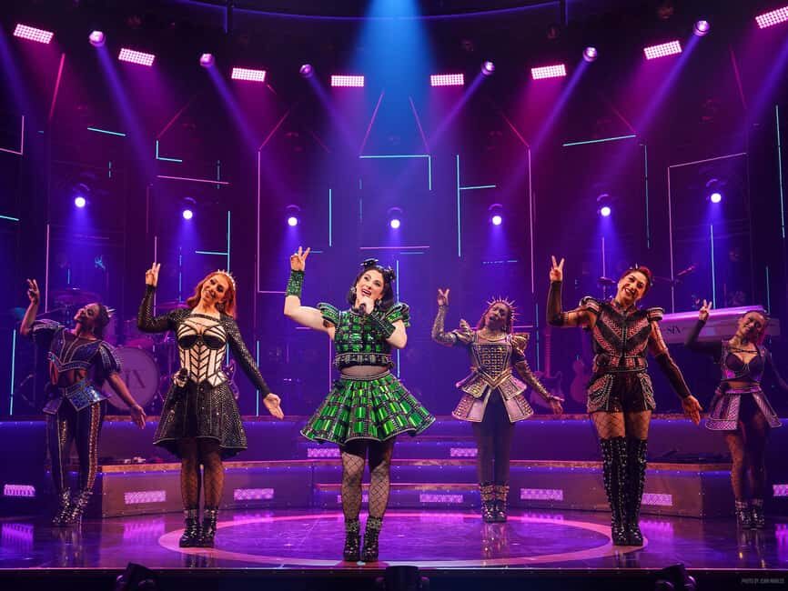 NYC: SIX the Musical on Broadway - The Practical Details