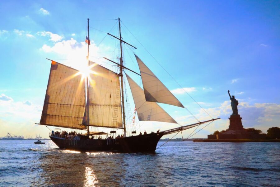NYC: Statue of Liberty Day Sail with Onboard Bar - What You Can Expect During the Cruise