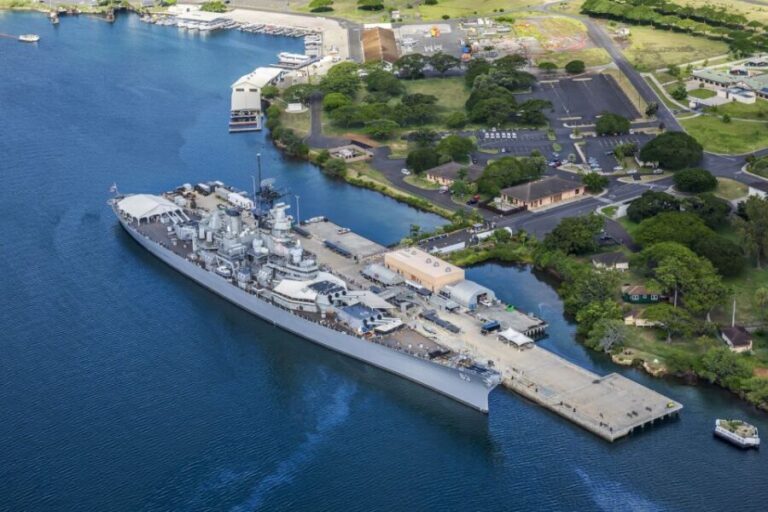 Oahu: Helicopter Tour with Doors On or Off - Who Should Consider This Tour?