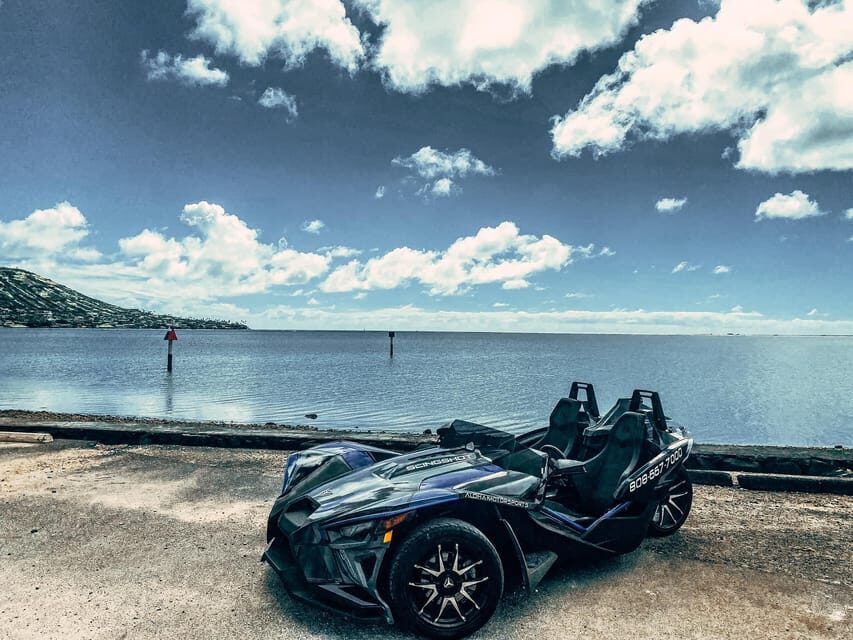 Oahu Sights and Shopping Slingshot Tour