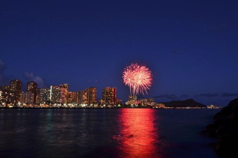 Oahu: Waikiki Friday Night Fireworks Catamaran (Wahine Koa) - The Experience of the Fireworks Sail