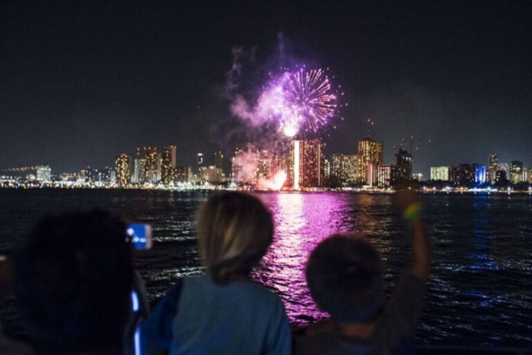 Oahu: Waikiki Friday Night Fireworks Cruise - The Itinerary and What to Expect