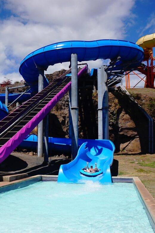 Oahu: Wet 'n' Wild Waterpark Ticket with Waikiki Transfer - What the Reviews Say