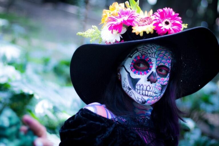 Oaxaca: Day of the Dead Evening Walking Tour with Dinner - Who Should Consider This Tour?