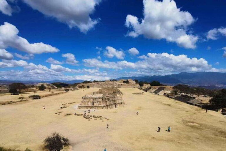 Oaxaca: Raíces Oaxaqueñas (Monte Alban) - Exploring Monte Albán: The Heart of Oaxaca’s Past