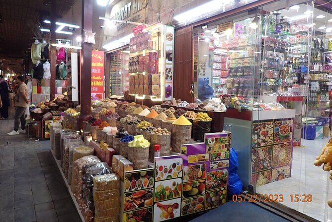 Old Dubai Walking Tour with Local/souks, boat, and local tasting. - Practical Details and What to Expect