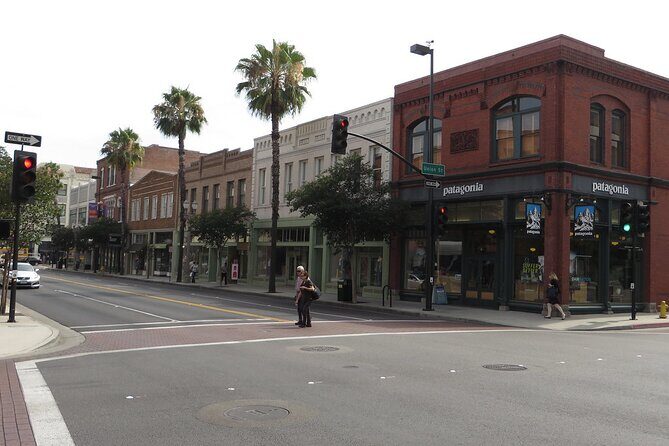 Old Pasadena Scavenger Hunt Walking Tour and Game - The Highlights: Landmarks and Hidden Gems