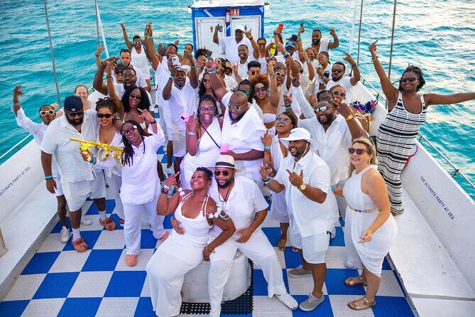 Old School Hip Hop Sesssions Boat Party Cancun - The Social Scene and Atmosphere