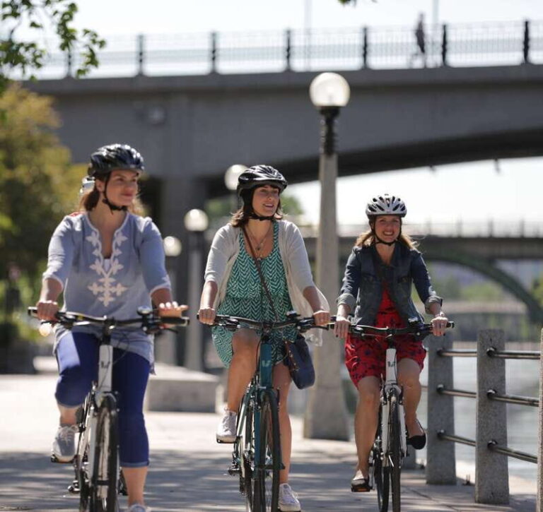 Ottawa: 4-Hour Bike Rental - The Sum Up