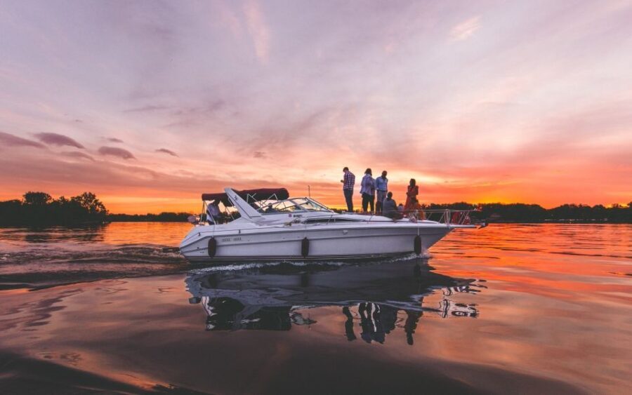 Ottawa: Downtown Yacht Cruise - Wed-Sun @ 6PM - 75 Minutes - What to Expect on the Cruise