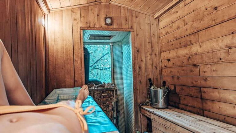 Ottawa: Unique Experience- Hot Leaf Therapy in Private Sauna - The Venue & Setting