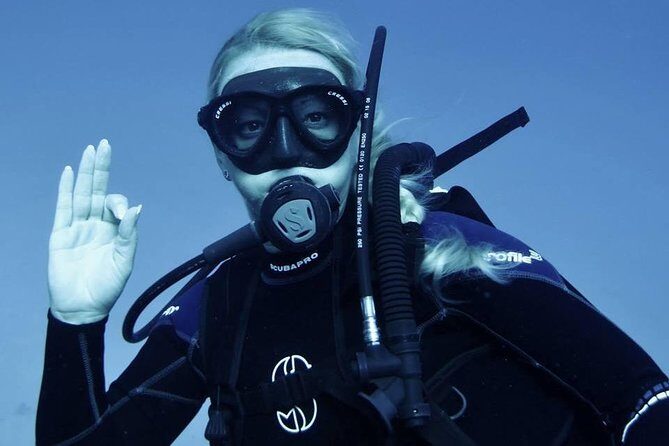 PADI Discover Scuba Diving - The Guides and Equipment
