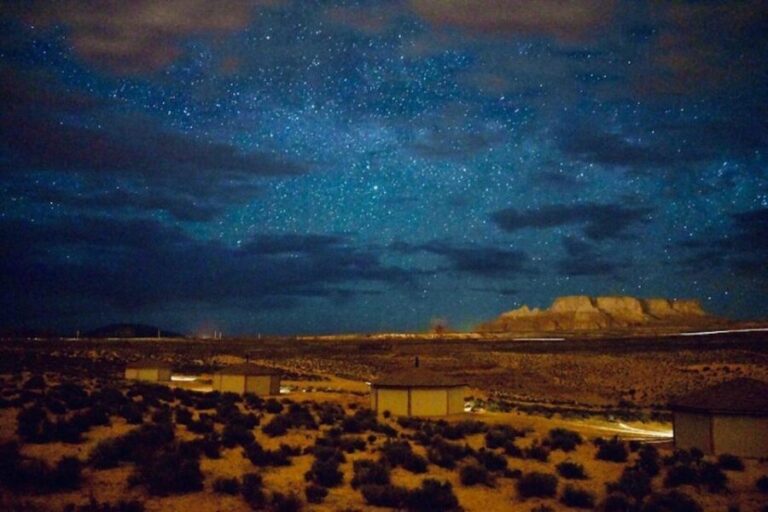Page: Traditional Navajo Hogan Stay & Antelope Canyon Tour - Arriving on Navajo Land: Setting the Scene