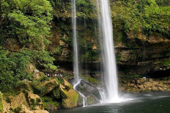 Palenque Mayan Ruins, Misol-Ha and Agua Azul Waterfalls Full Day Tour from Palenque - Transportation and Group Dynamics