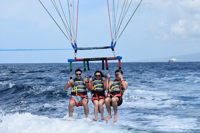 Parasailing in Waikiki from Oahu Hawaii - The Flight: What Youll See and Feel