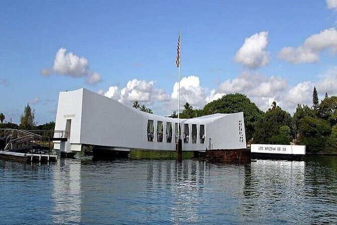 Pearl Harbor & Mini Circle Island Tour from Waikiki - What Makes This Tour Stand Out?