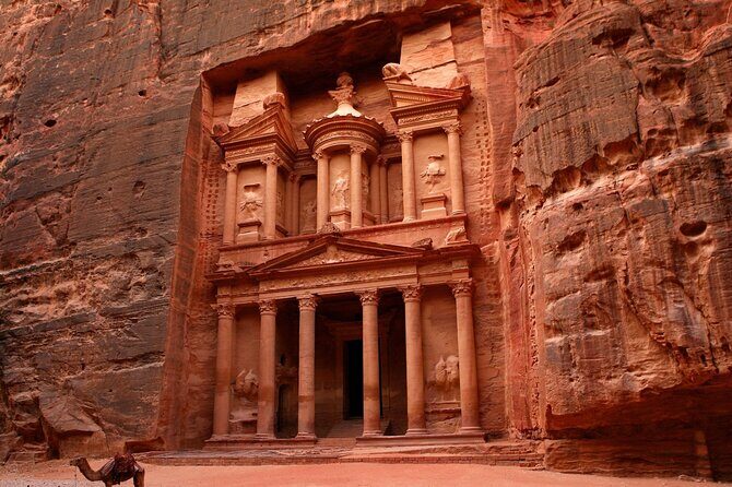 Petra and Wadi Rum Full-Day Private Tour From Amman - Starting the Day: Pickup and Scenic Drive to Petra