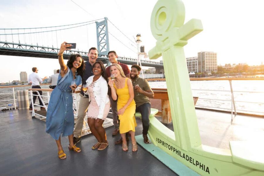 Philadelphia: Buffet Brunch, Lunch, or Dinner Cruise - Who Will Love This Experience?
