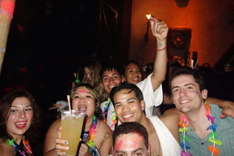 Playa del Carmen: Social Pubcrawl, meet fellow travelers - Authentic Experiences and Real Feedback