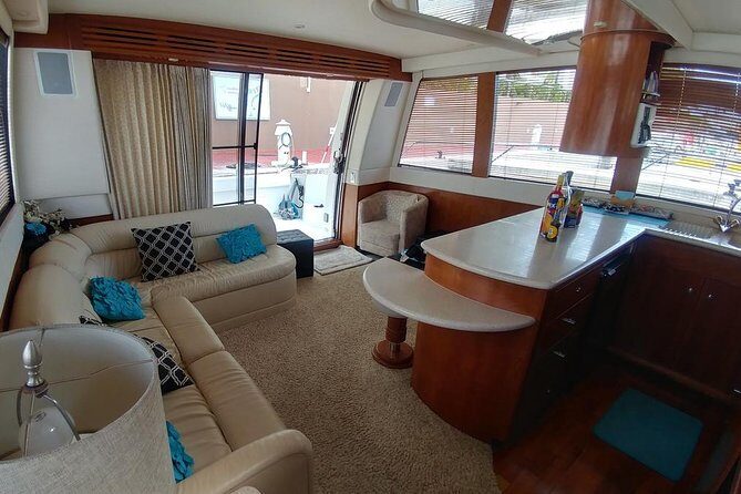 Playa Mujeres rent a Yacht 4hrs with Food and drinks aboard CA55 - Itinerary Breakdown