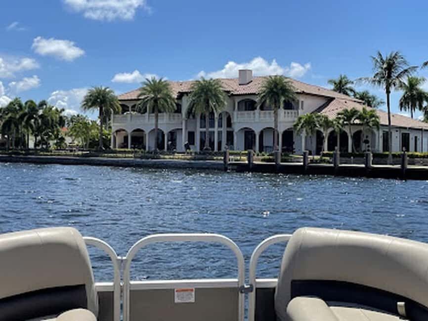 Pompano Beach: Pontoon Boat Rental