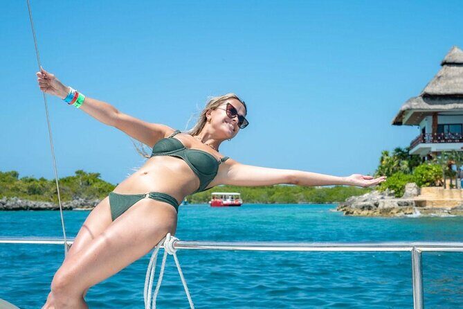 Premium Isla Mujeres Tour by Private Catamaran - Summary of the Experience from Guest Feedback