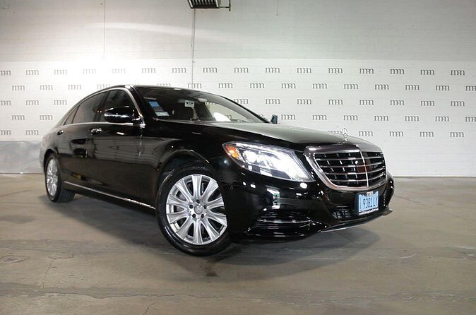 Private 4-Door Mercedes Limo Transfer from or to Chicagoland Airport and Suburbs - Who Should Book This Transfer?