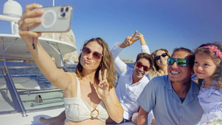 Private 45' Yacht in Cabo - An In-Depth Look at the Private Yacht Experience in Cabo