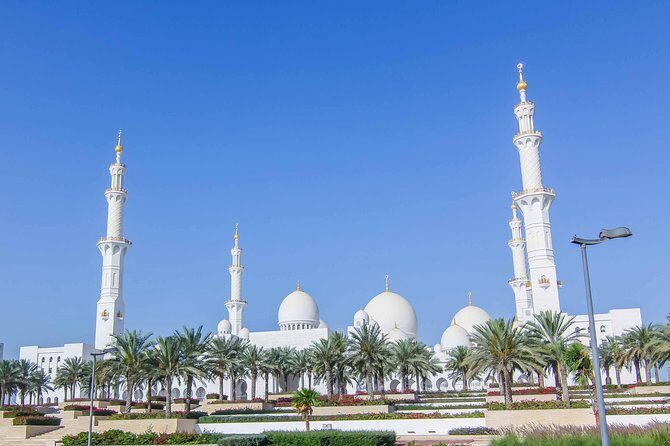 Private Abu Dhabi highlights with Louvre Museum & Grand Mosque with 5* lunch - A Deep Dive into the Tour Experience