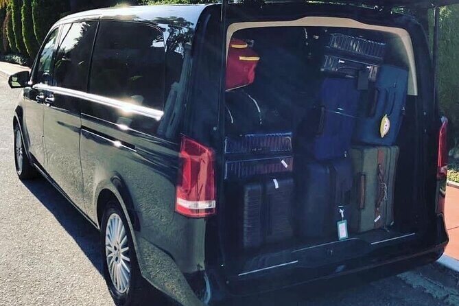 Private airport transfer to Casablanca. - The Journey from Casablanca Airport to Your Accommodation
