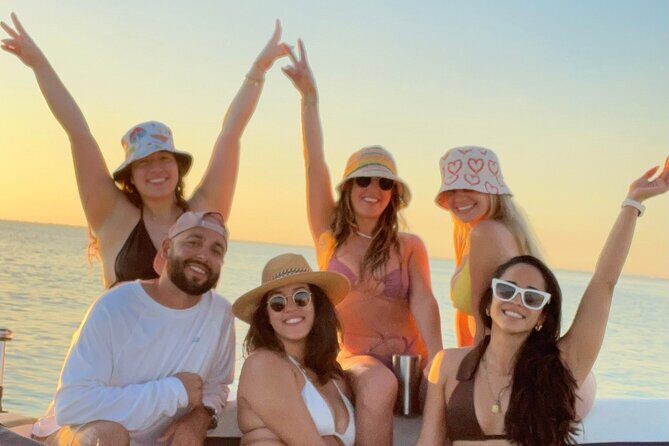 Private Boat Ride in Miami with Experienced Captain and Champagne - Whats Included and What to Expect