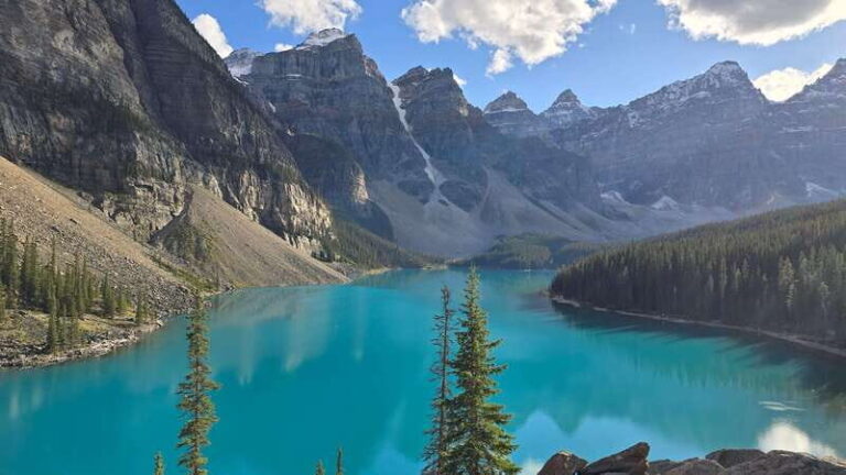 Private Day Tour: Moraine Lake and Lake Louise - The Value of a Private Tour